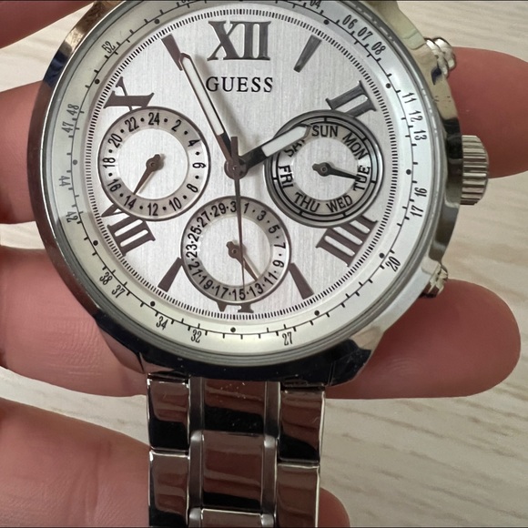Guess Watch - Picture 3 of 6